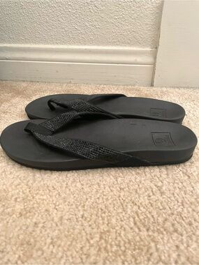 Y2K Style High Tide Embellished Flip-Flop Sandals